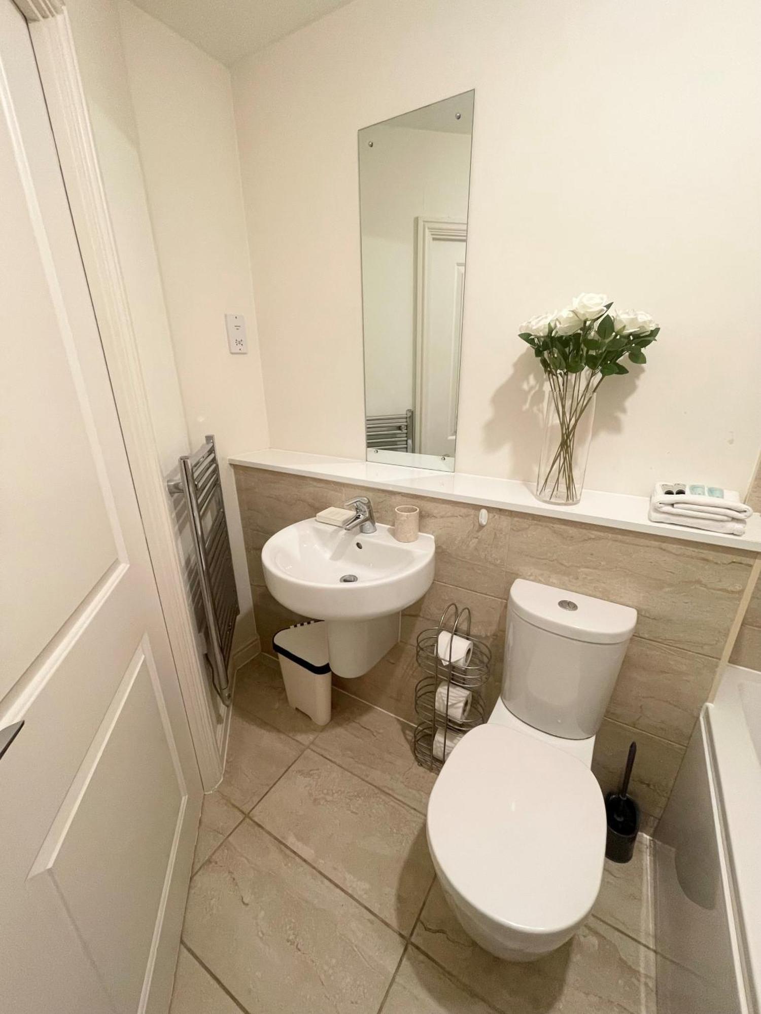 Blue Sky Apartments @Wallis Square, Farnborough Farnborough  Esterno foto